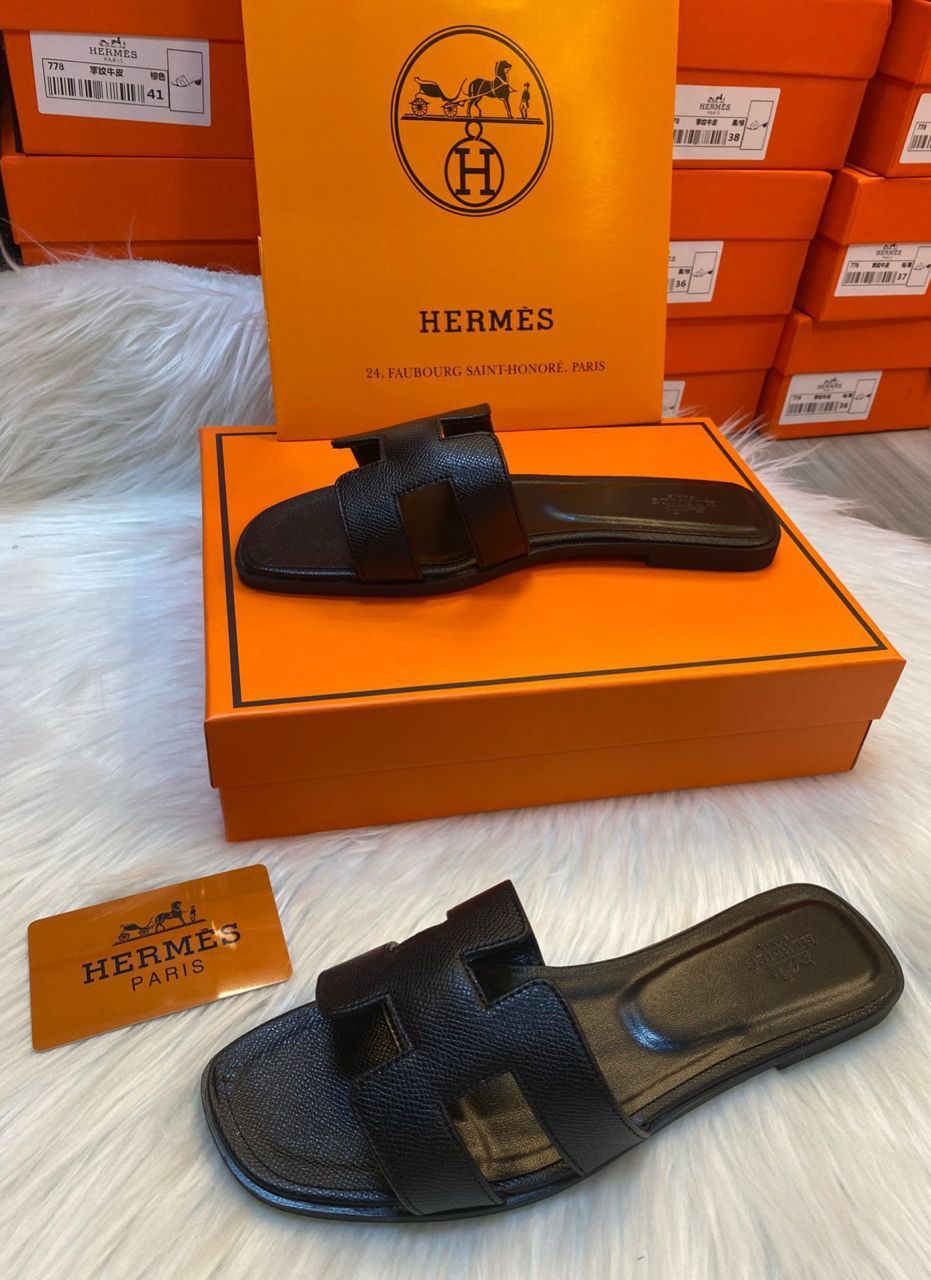 H ORAN FLAT SLIPPER