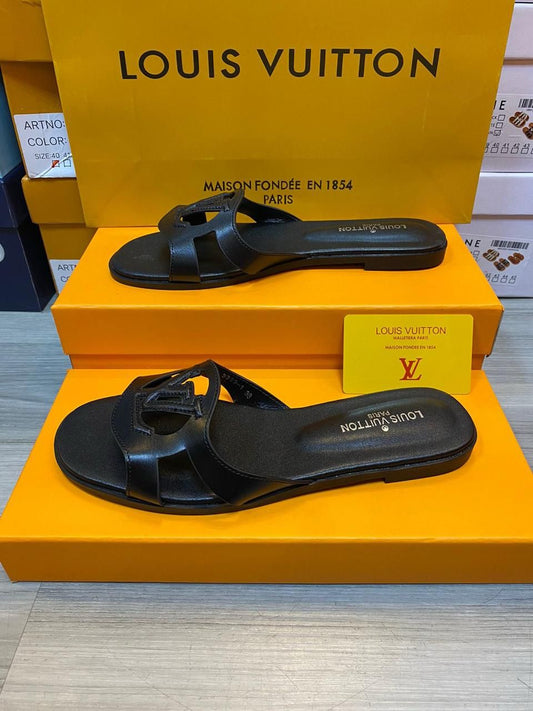 FLAT SLIPPER