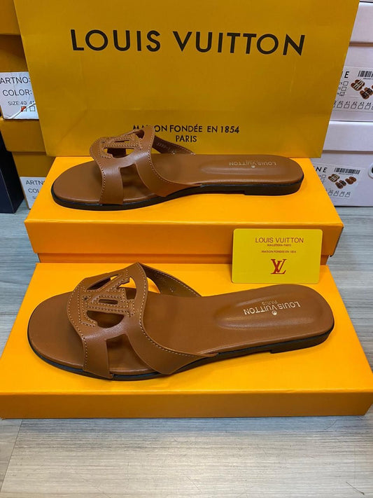 FLAT SLIPPER