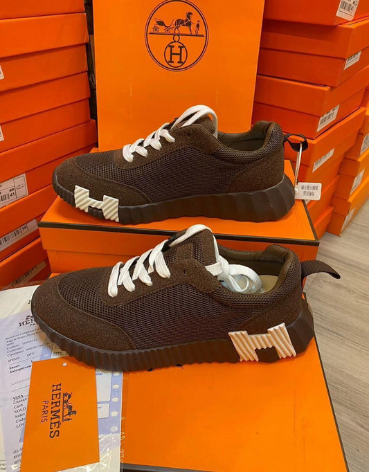 H BOUNCHING SHOE
