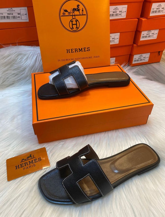 H ORAN FLAT SLIPPER